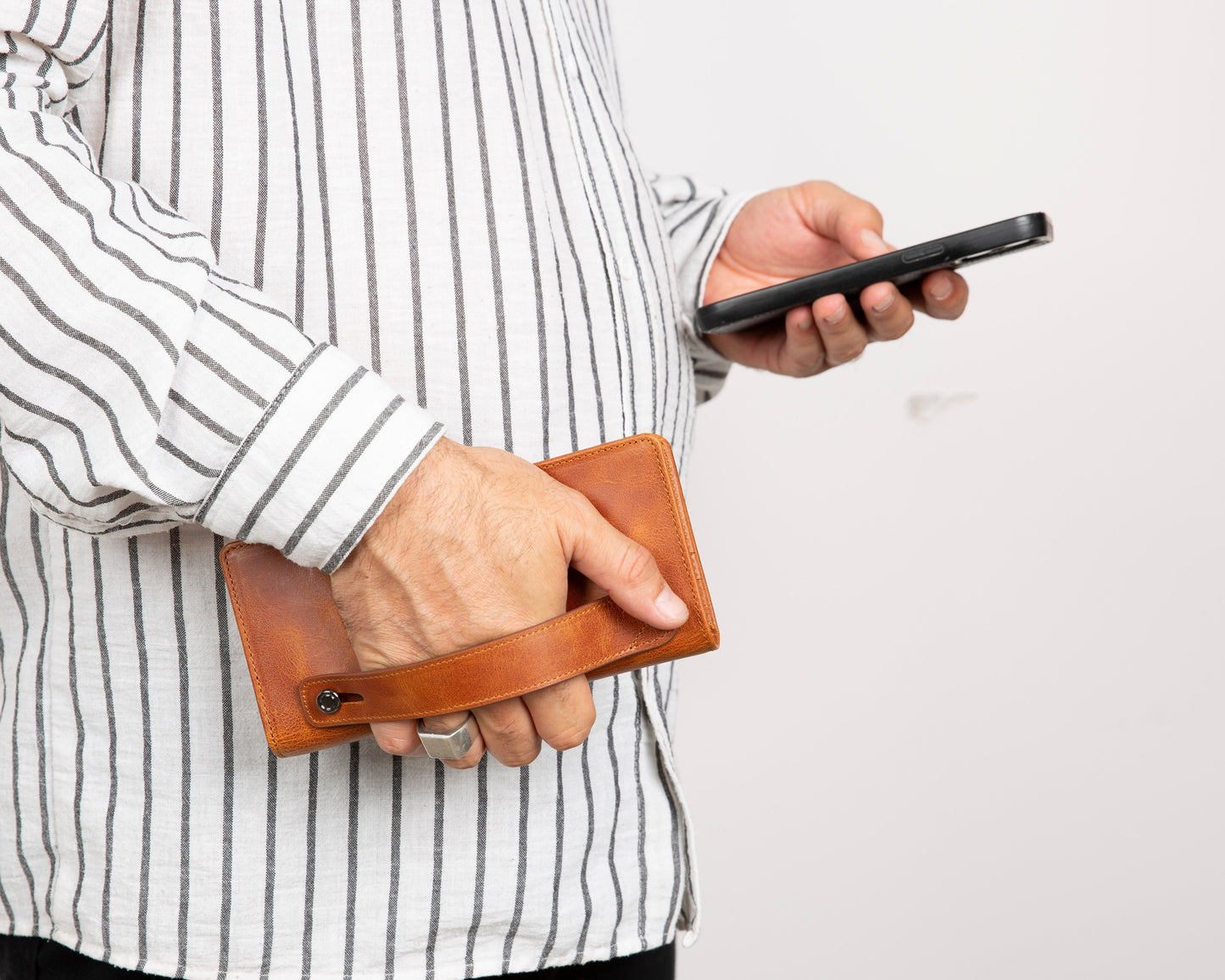 UnBranded Aura Leather Universal Wallet