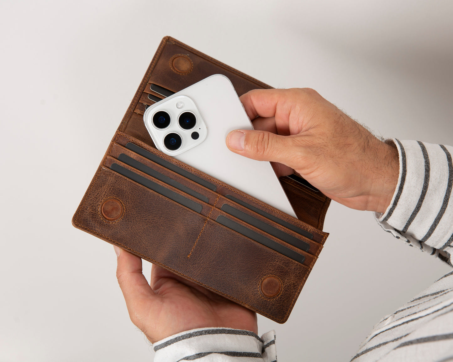 UnBranded Aura Leather Universal Wallet
