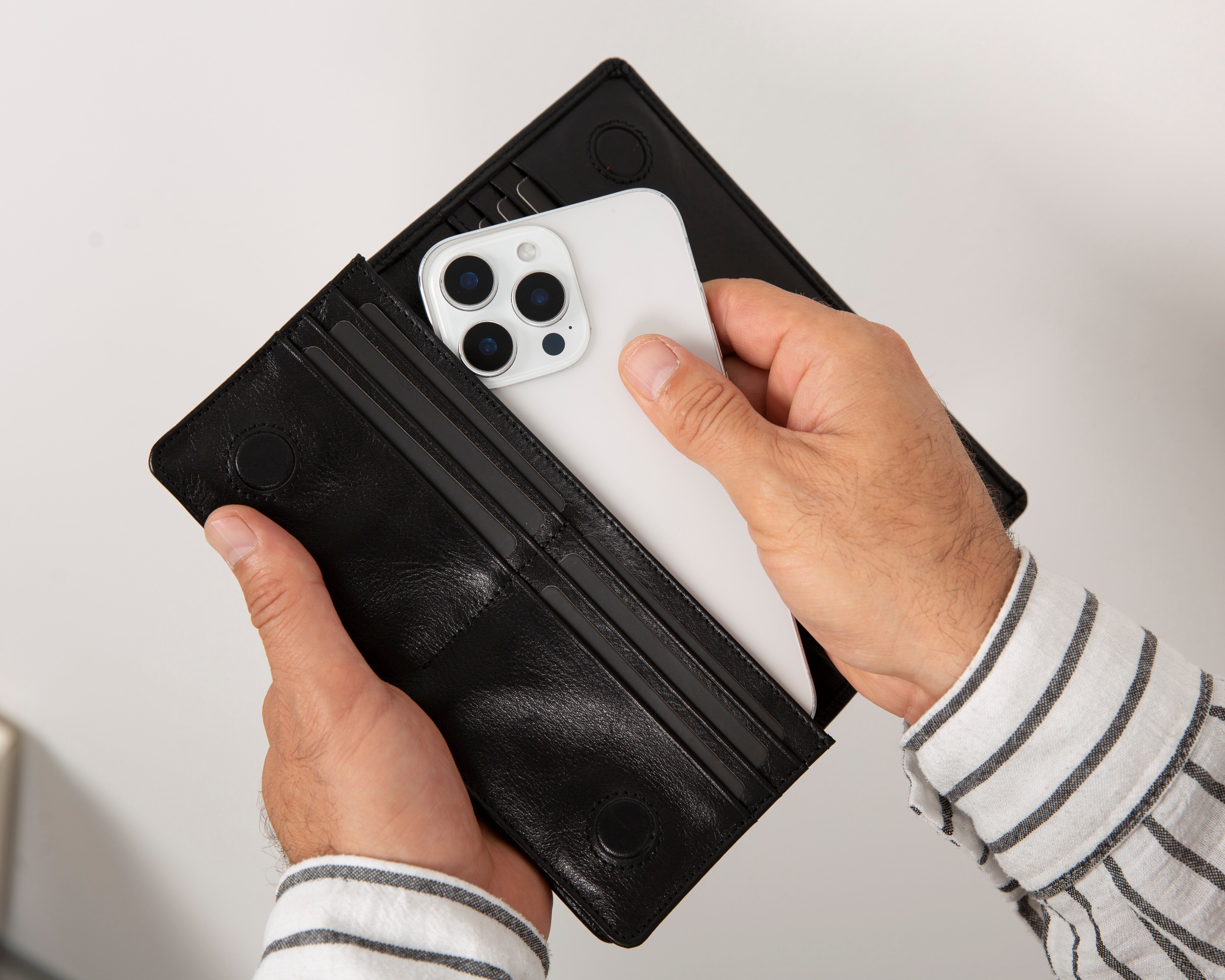 UnBranded Aura Leather Universal Wallet