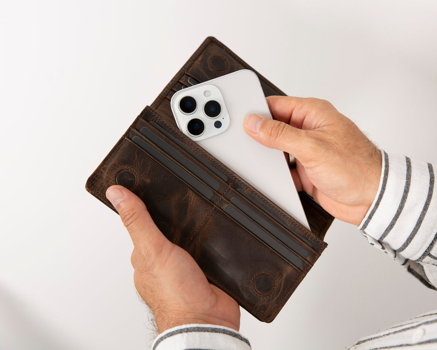UnBranded Aura Leather Universal Wallet