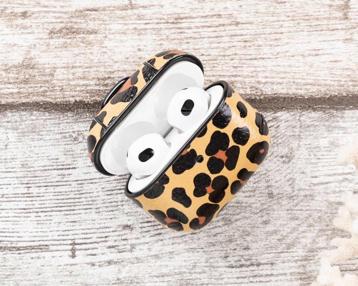 Bayelon Magnetic AirPods 3 Leather Case with Detachable Hook Leopard