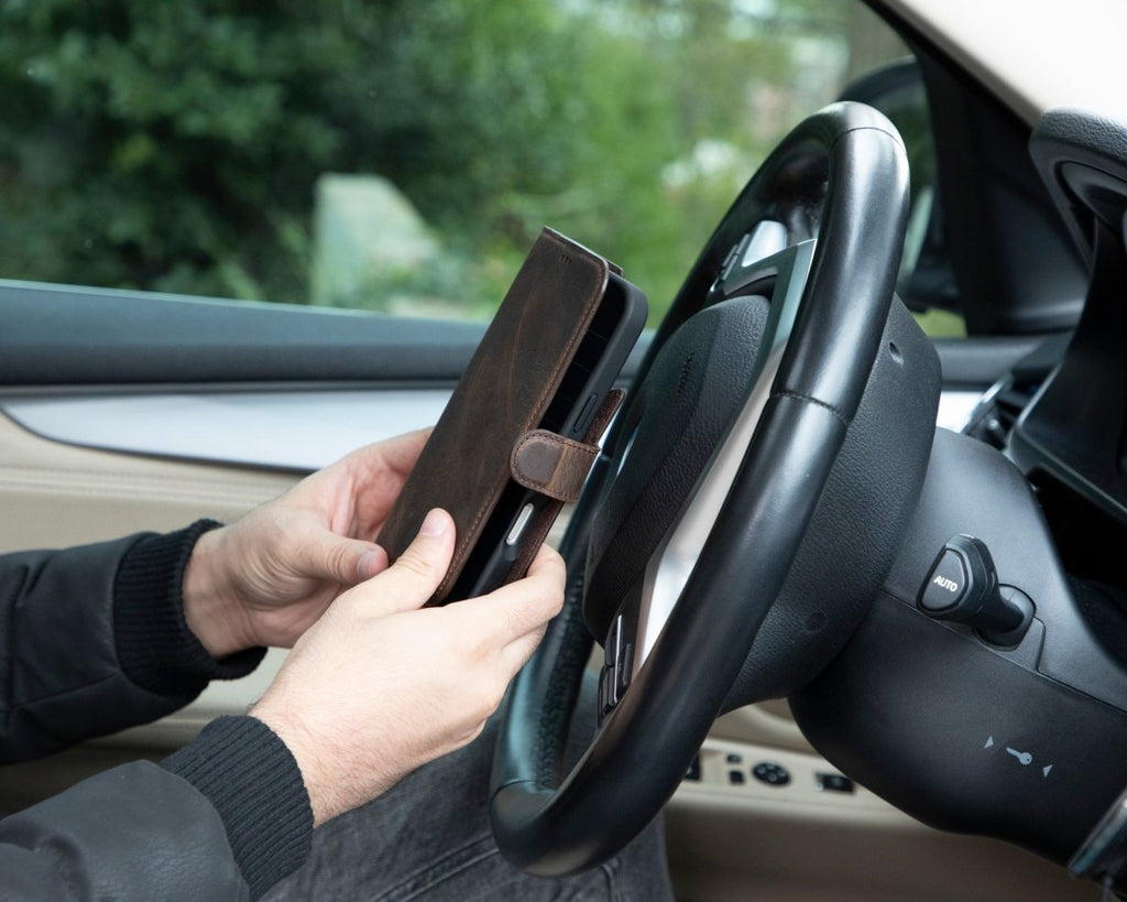 Bayelon Handmade iPhone 16 Leather Case - Bayelon