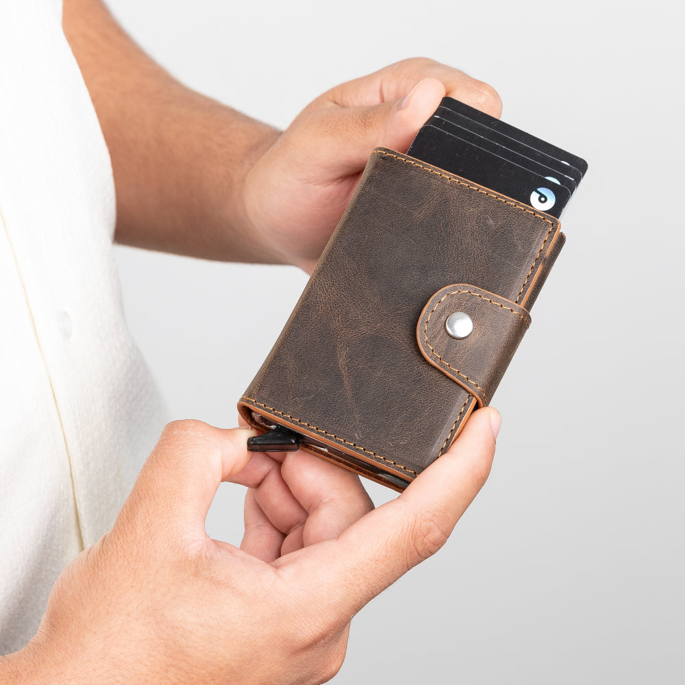Bayelon Mondello Leather Detachable Card Holder