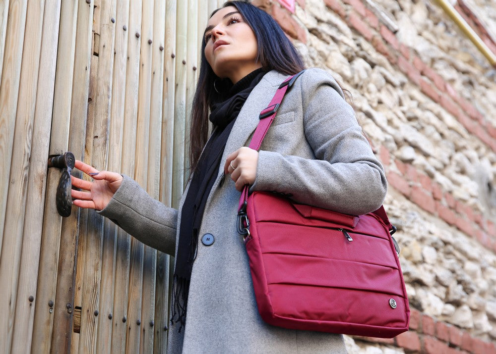 Bayelon Canyoncase Waterproof Notebook Bag - Durable & Versatile