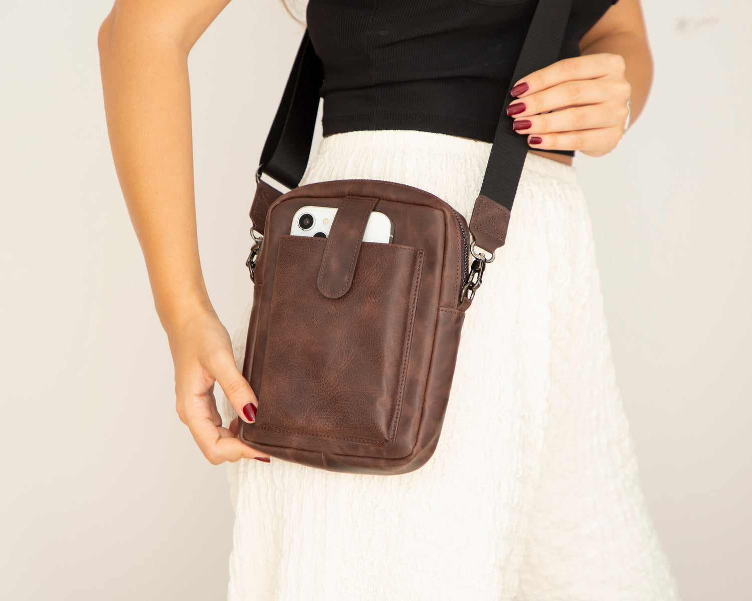 Bayelon Pisa Genuine Leather Crossbody Bag Brown
