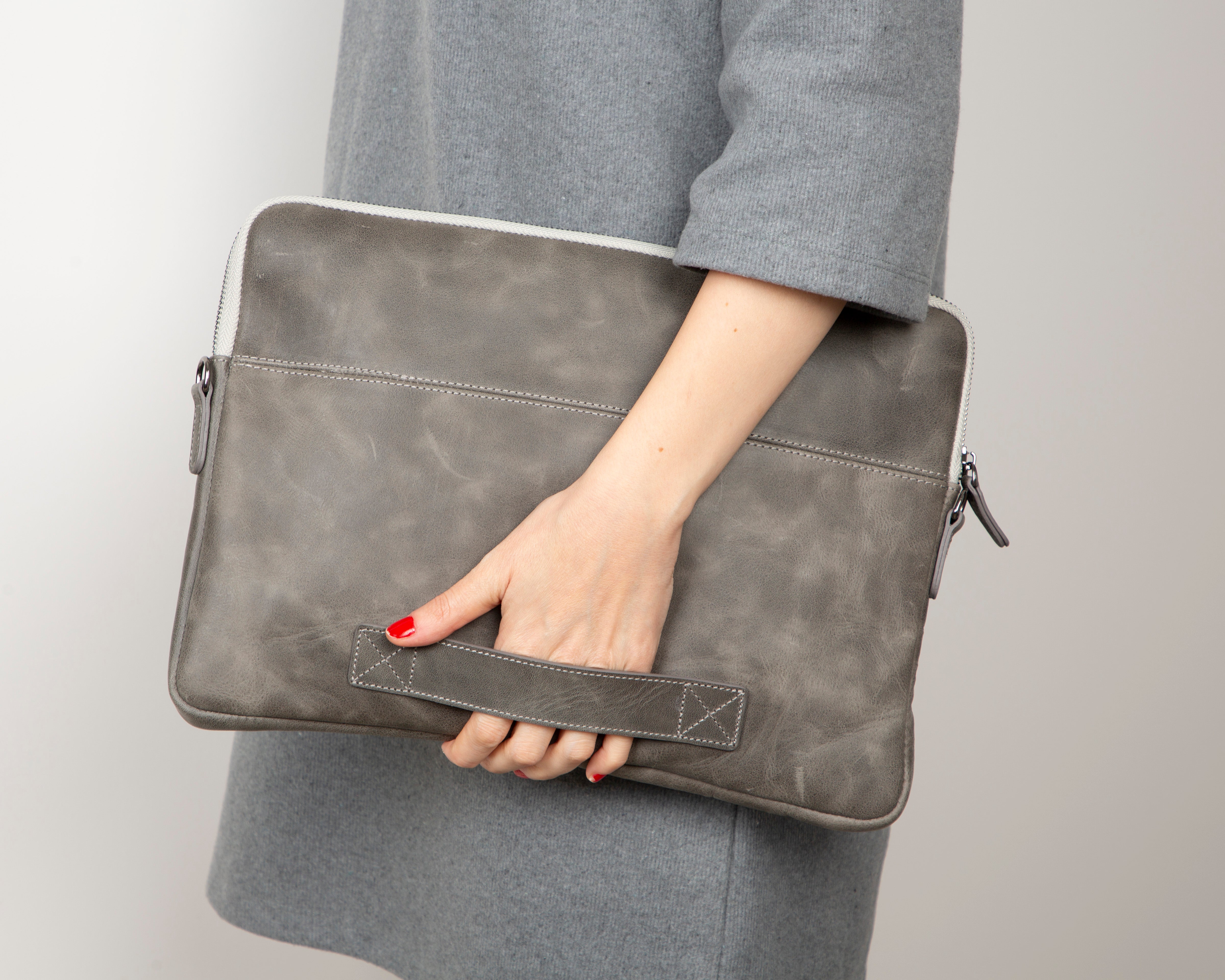 Bayelon Awe Leather Laptop & Tablet Sleeve Gray