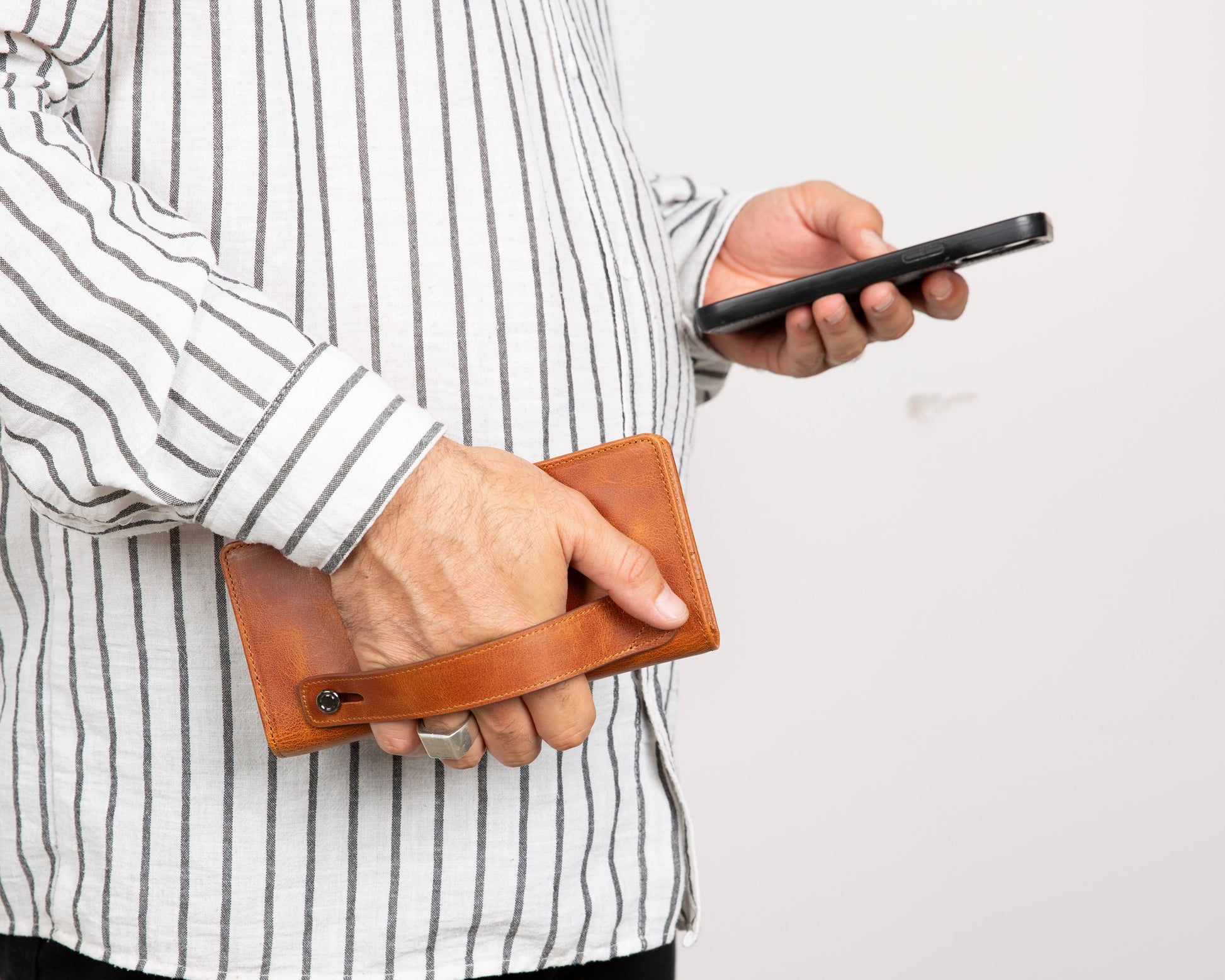 UnBranded Aura Leather Universal Wallet