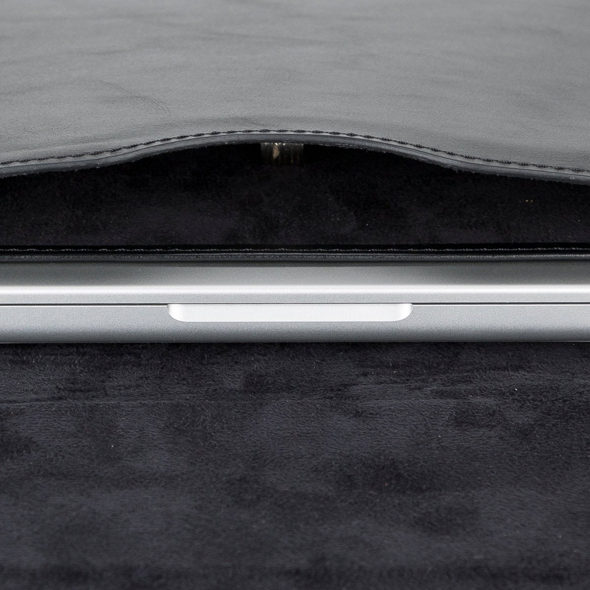 Bayelon Leather Sleeve for MacBook Pro / Laptops