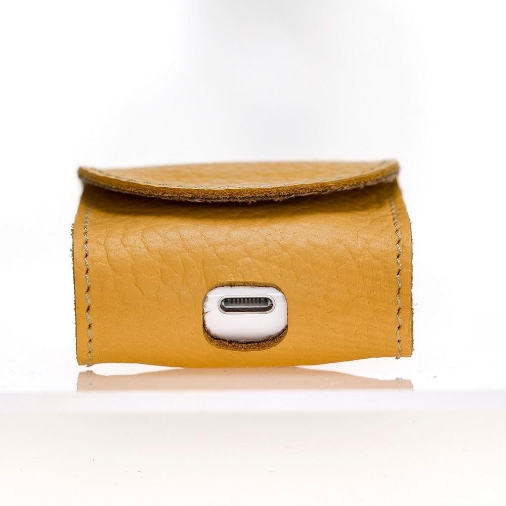 Bouletta Mai Magnet Leather AirPods 1 and AirPods 2 Case with Hook